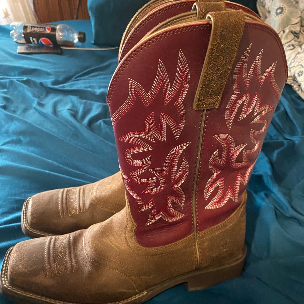 Brand new never worn Ariat woman’s boots